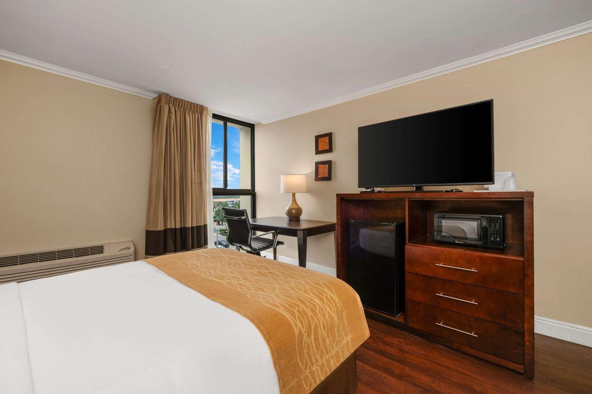 Comfort Inn Oceanside Диърфийлд Бийч Екстериор снимка